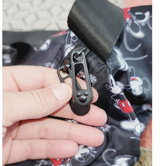 Bioworld Mickey Mouse Weekender Duffel Travel Tote Overnight Bag - Picture 8 of 16